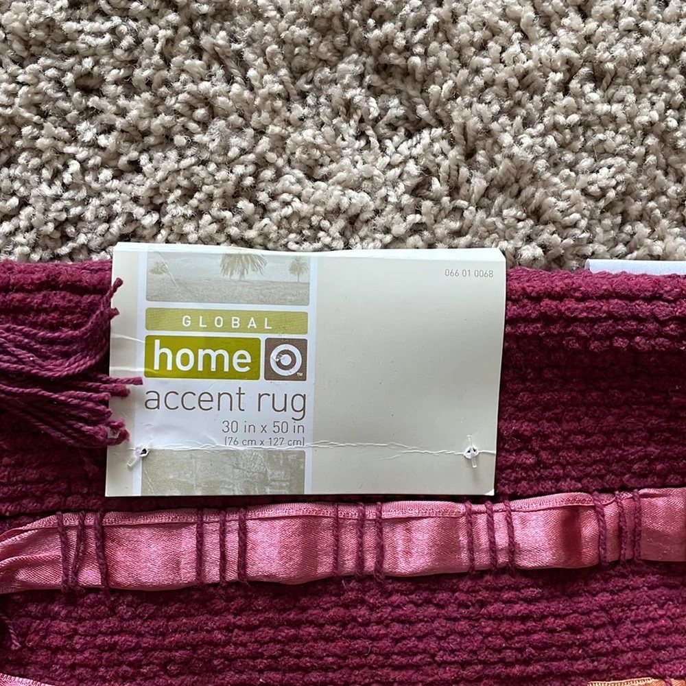 NWT burgundy Target braided rug size 30 in x 50 in